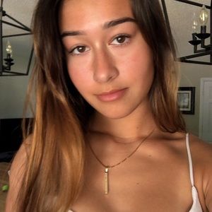 Meet your Posher, Corrine